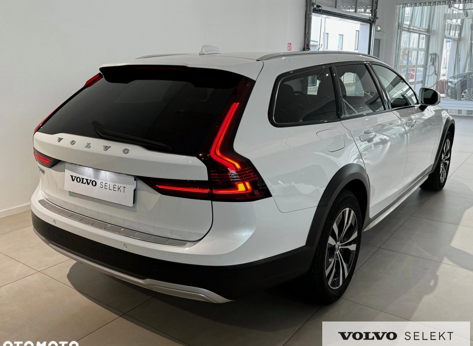 Volvo V90 Cross Country cena 224900 przebieg: 53700, rok produkcji 2022 z Prabuty małe 277